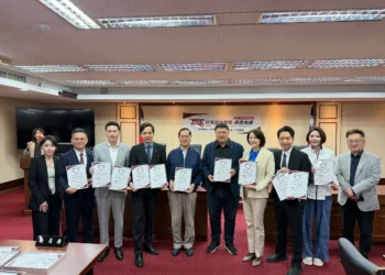 中華勞資事務基金會、品觀點舉辦台灣國會評鑑頒獎　首創AI評鑑更客觀