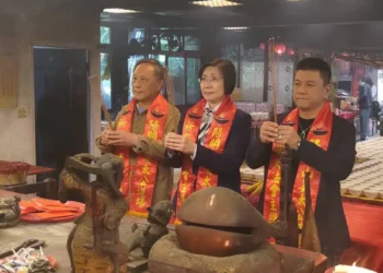 政壇瘋點「七星燈」？徐欣瑩初選過關　陽明山祈福祕辛曝光