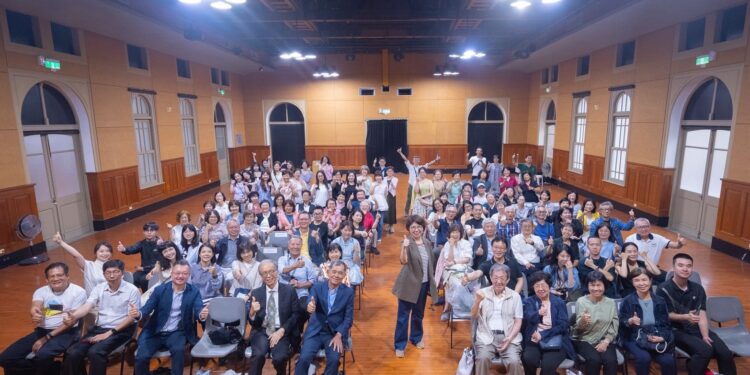 「原力再現.寫意人生——楊富琴個展」獻禮百歲母親 吳園藝文中心登場 1 S 2236454 0