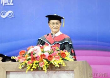淡江大學用智慧與永續鋪墊畢業路　簡川勝勉學弟妹用未來的自己創造無限未來