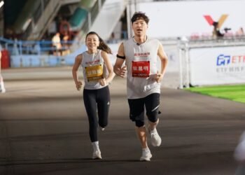 明星媽媽組火力全開  55 男單組展現實力體格