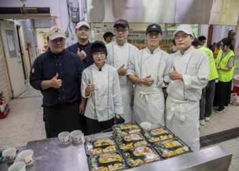 打造綠色餐桌 嘉藥餐旅系用在地食材奪下銀髮低碳餐盒冠軍