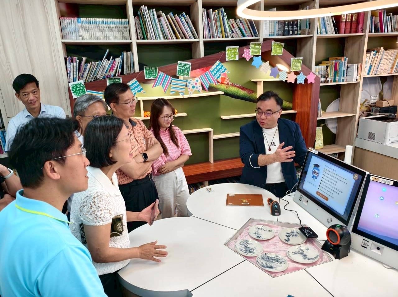 科技點亮閱讀力 中市攜手八方雲集打造AI智慧圖書館 4 學校師長分享ai智慧閱讀機使用情形