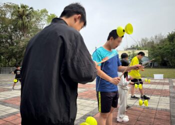 手執起鈴、轉動希望 南投家扶扎根北中寮十年 扯鈴翻轉偏鄉兒少自信心 11 手執起鈴、轉動希望 南投家扶扎根北中寮十年 扯鈴翻轉偏鄉兒少自信心