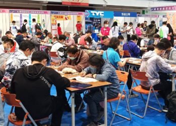 搶攻暑假求職潮 台南就業中心3場徵才接棒登場 7 搶攻暑假求職潮 台南就業中心3場徵才接棒登場