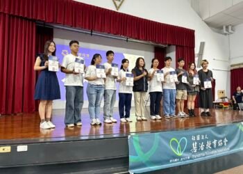 金質綻放! 台中學子登上全國舞台 綻放學習歷程多元實力 7 金質綻放! 台中學子登上全國舞台 綻放學習歷程多元實力