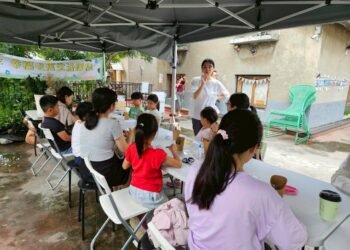 花朵變身可愛毛孩! 中市動保處辦「花漾動物拼貼」課程 用植物定格生命之美 4 花朵變身可愛毛孩! 中市動保處辦「花漾動物拼貼」課程 用植物定格生命之美