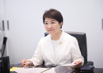 盧市長召集17縣市首長「反毒油線上國是會議」 共提10大共識籲中央完善食安制度 6 盧市長召集17縣市首長「反毒油線上國是會議」 共提10大共識籲中央完善食安制度