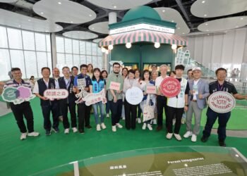 25位台灣知名插畫家作品齊聚綠美圖 中市圖十週年「散步森林」展療癒開展 7 25位台灣知名插畫家作品齊聚綠美圖 中市圖十週年「散步森林」展療癒開展