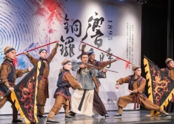銅鑼響起英雄重現!全新客家史詩大戲 中市葫蘆墩磅礡首演 10 銅鑼響起英雄重現!全新客家史詩大戲 中市葫蘆墩磅礡首演