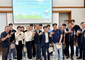 智慧防污成果邁向國際! 中市環保局科技治理實績 驚豔台韓師生 5 智慧防污成果邁向國際! 中市環保局科技治理實績 驚豔台韓師生