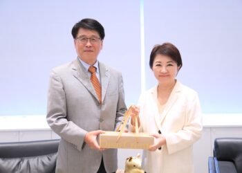 中選會游主委訪中市交流選務整備 盧市長:中央地方攜手確保公平選舉 4 中選會游主委訪中市交流選務整備 盧市長:中央地方攜手確保公平選舉