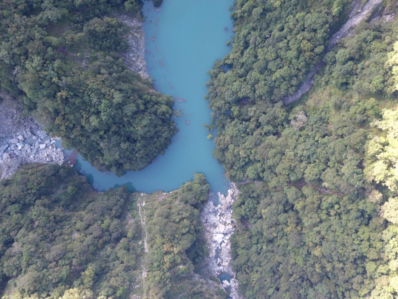 花蓮萬里溪堰塞湖風險未除 湖區右岸崩塌地邊坡仍不穩定 3 12265