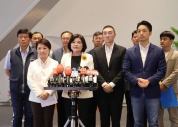 雲林縣長張麗善等4縣市首長合體 邀集下週召開地方反毒油線上國是會議 並推動食安修法 8 雲林縣長張麗善等4縣市首長合體 邀集下週召開地方反毒油線上國是會議 並推動食安修法