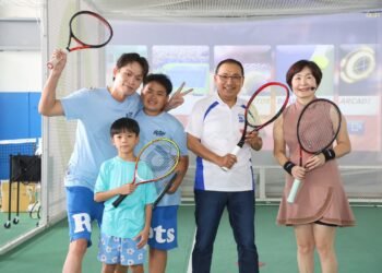 《爸氣開拍》侯友宜、黃鐙輝挑戰AI網球　新北運動中心推父親節限定　搭三鶯線享運動優惠