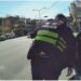 駕車阿伯服藥不適吐滿身　暖警機警攔查協助送醫