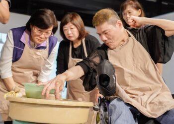 八里愛心教養院《陶藝.淘意》特展　腦麻院生陶藝作品登上滬尾藝文園區　即日至8月2展出