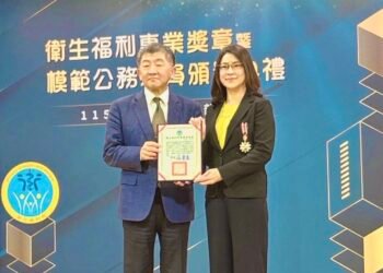 深耕社福領域獲國家級肯定！暨大吳書昀教授榮獲衛福部「115年衛生福利專業獎章」