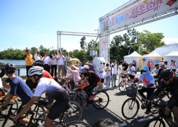 「來嘉BIKE訪」2200人齊騎雙潭 大白熊10款新造型掀打卡熱潮 6 「來嘉BIKE訪」2200人齊騎雙潭 大白熊10款新造型掀打卡熱潮