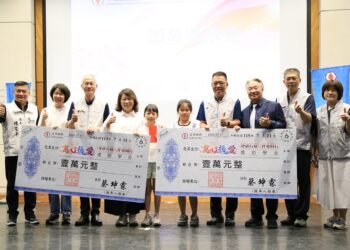 建研中區聯誼會募集151萬元助學金 黃敏惠頒獎鼓勵學子築夢前行 9 建研中區聯誼會募集151萬元助學金 黃敏惠頒獎鼓勵學子築夢前行