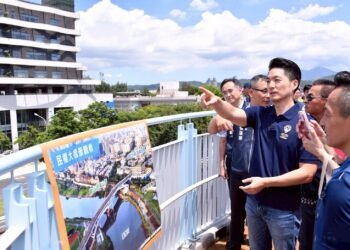 基隆河畔絕美新地標!民權大橋「天際之眼」正式啟用 賞飛機、打卡一次滿足 11 基隆河畔絕美新地標!民權大橋「天際之眼」正式啟用 賞飛機、打卡一次滿足