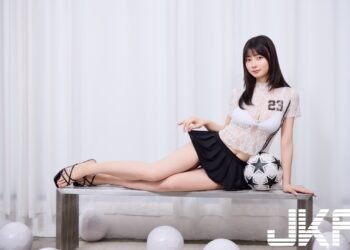 瀨戶環奈蹭世足盃熱度拍美照 不會足球卻擁有極佳的運動細胞 10 瀨戶環奈蹭世足盃熱度拍美照 不會足球卻擁有極佳的運動細胞