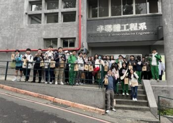 企業為什麼要提早走進高中校園? 台灣學聯:人才競爭提前十年,產學合作進入新時代 6 企業為什麼要提早走進高中校園? 台灣學聯:人才競爭提前十年,產學合作進入新時代