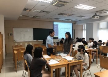 台股熱潮掀金融教育新趨勢 台灣學聯帶高中生看懂企業與市場 7 台股熱潮掀金融教育新趨勢 台灣學聯帶高中生看懂企業與市場