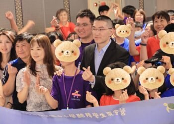 全國聽障學生夏令營基隆登場　比手追浪海洋同行
