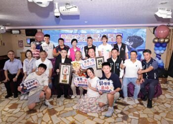 基隆信義區模範父親表揚大會　謝國樑感謝父親無私奉獻