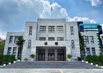 合法加熱菸機器非電子煙　立委反對比照菸品加貼50%警示圖文