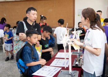 科學168五天湧8萬人次 黃敏惠:在孩子心中播下科學種子 9 科學168五天湧8萬人次 黃敏惠:在孩子心中播下科學種子