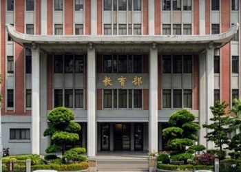 可以改課綱,不能改歷史 9 可以改課綱,不能改歷史