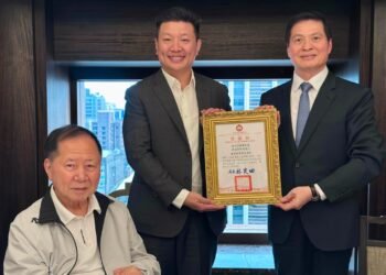 強化第一線緊急救護　薇閣基金會捐北市警2000條止血帶