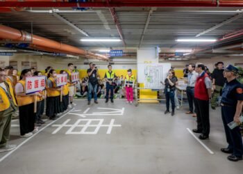 視導桃園2026城鎮韌性防空演習 張善政:精進跨機關應變救援能力 4 視導桃園2026城鎮韌性防空演習 張善政:精進跨機關應變救援能力