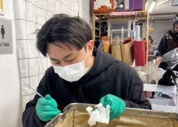 南臺科大產設系學生赴澳實習 用精湛手藝修復精品跨越語言隔閡 7 南臺科大產設系學生赴澳實習 用精湛手藝修復精品跨越語言隔閡