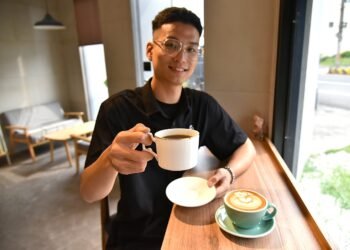 青年轉職追夢有靠山!勞動部助他從體適能教練變身咖啡師 17 青年轉職追夢有靠山!勞動部助他從體適能教練變身咖啡師