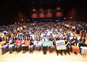 暑期工讀深入市政第一線 盧市長勉500名青年把經驗帶著走、為未來加分 4 暑期工讀深入市政第一線 盧市長勉500名青年把經驗帶著走、為未來加分