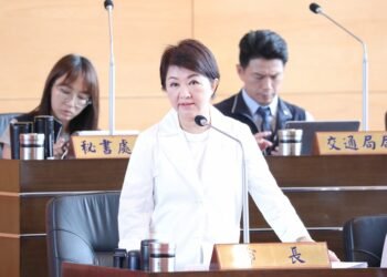 問題油品啟動公開銷毀 中市跨局處進廠全程把關 盧秀燕:公開透明全民監督 8 問題油品啟動公開銷毀 中市跨局處進廠全程把關 盧秀燕:公開透明全民監督