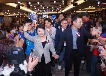 台中紀念八二三砲戰勝利68週年 盧市長致敬英雄:和平得來不易、凝聚力量共同守護 11 台中紀念八二三砲戰勝利68週年 盧市長致敬英雄:和平得來不易、凝聚力量共同守護