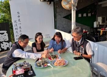 台中鍋烤節海線美食夯！　店家熱情喊話　力邀全國民眾體驗烤鮮蚵魅力
