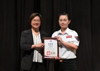 彰化縣消防局消防及義消雙雙勇奪全國第1名 鹿港義消黃郁珊榮獲鳳凰獎救護志工楷模 4 彰化縣消防局消防及義消雙雙勇奪全國第1名 鹿港義消黃郁珊榮獲鳳凰獎救護志工楷模
