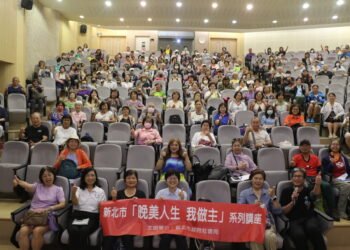 營養師李佩芬教你聰明吃出晚美人生　以植物性蛋白為佳　掌握211餐盤秘訣