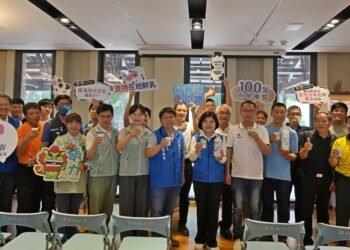 國產鮮乳面臨進口乳衝擊 張麗善縣長 縣府多管齊下挺酪農 2 國產鮮乳面臨進口乳衝擊 張麗善縣長 縣府多管齊下挺酪農