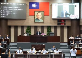 紓緩基層企業經營壓力 今明兩年南投縣納管及特登工廠「雙金」減半 6 紓緩基層企業經營壓力 今明兩年南投縣納管及特登工廠「雙金」減半