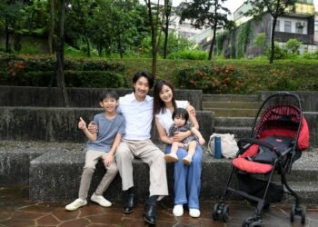 邱凱偉首闖台八《針線緣》!搭陳珮騏演夫妻 抱童星鬆口想再生女兒 5 邱凱偉首闖台八《針線緣》!搭陳珮騏演夫妻 抱童星鬆口想再生女兒