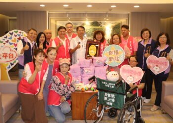 響應新北好日子愛心大平台 社團法人家庭婦幼關懷協會捐贈36臺輪椅及220育兒寶貝袋 6 響應新北好日子愛心大平台 社團法人家庭婦幼關懷協會捐贈36臺輪椅及220育兒寶貝袋