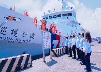 巡護七號啟航 捍衛公海漁權與海洋永續 展現臺灣關鍵影響力 5 巡護七號啟航 捍衛公海漁權與海洋永續 展現臺灣關鍵影響力