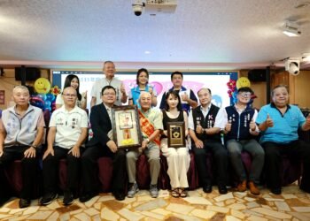 迎接溫馨八月!基隆仁愛區模範父親表揚大會 打造有愛城市 2 迎接溫馨八月!基隆仁愛區模範父親表揚大會 打造有愛城市