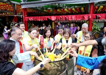 大竿林代天宮關聖帝君聖誕三獻禮 邱佩琳祈願市民平安基隆昌盛 17 大竿林代天宮關聖帝君聖誕三獻禮 邱佩琳祈願市民平安基隆昌盛